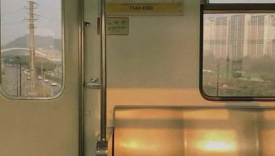 豆瓣的评论文案，好会写