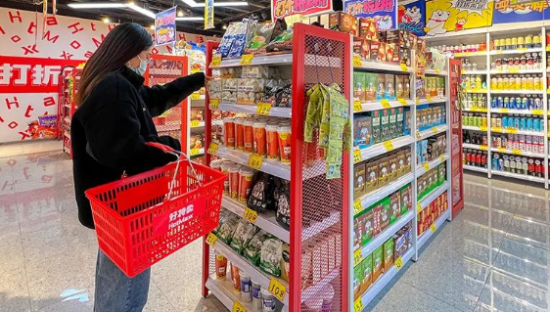 这届年轻人，爱上“线上临期食品”