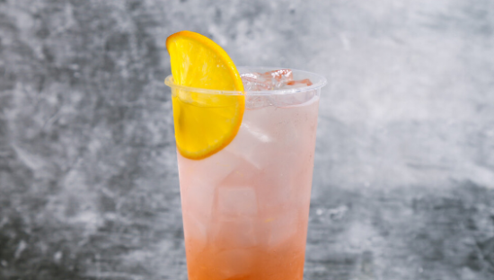 来伊份与元气森林：零食与气泡水的“吃喝战争”