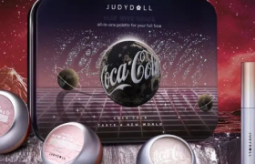 可口可乐联名橘朵推出新包装？！又是「星河漫步」主题设计！