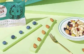 三只松鼠困在流量里