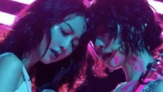 奥美创意总监刘恋在浪姐3杀疯了，写过的歌词很有洞察