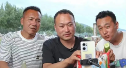 爆红半年后开始直播带货，张同学选对时机了吗？