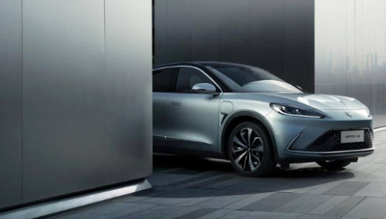 华为这张好牌，被打烂了