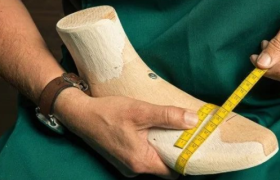 皮鞋抢回「消失」的两年