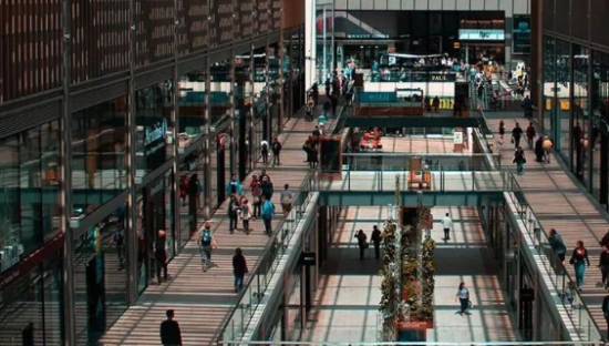 年轻人开始“整顿”商场刺客