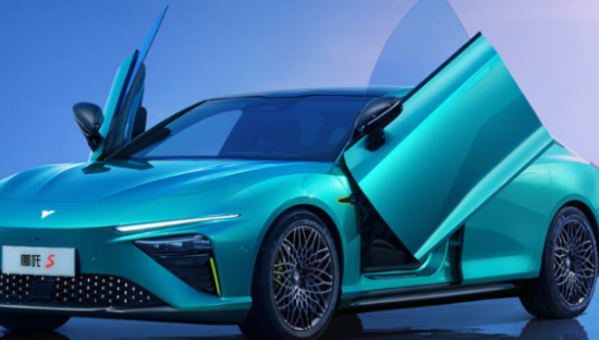 活在比亚迪阴影下的哪吒