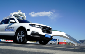 该腾讯摸着高德过河了