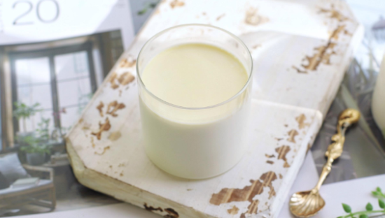 千亿酸奶赛道，乳企巨头和新品牌打响拉锯战