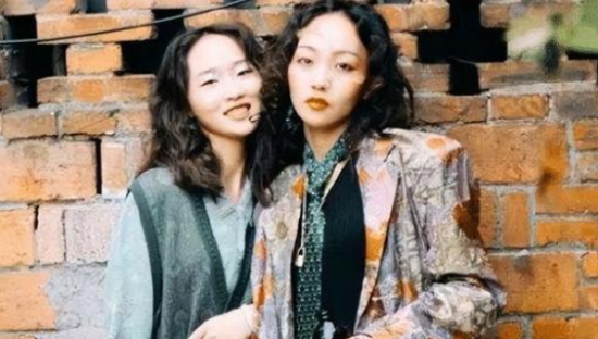 4300万粉丝的疯产姐妹解散，网红只能共患难，不能同富贵？