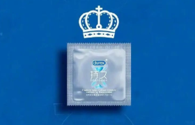 2022年中飙车海报，杜蕾斯果然有一手！