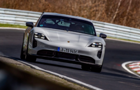 100万的新能源豪车，买吗？