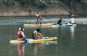 户外运动“搞定”年轻人