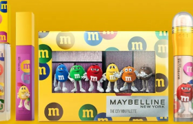 美宝莲联名m豆上新彩妆包装！趣味IP联动，给你点“颜色”瞧瞧！