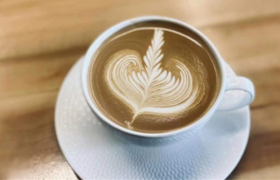 小镇青年钟爱小众咖啡馆