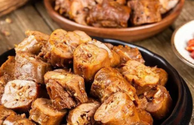 鸭脖卖不动，年轻人的错？