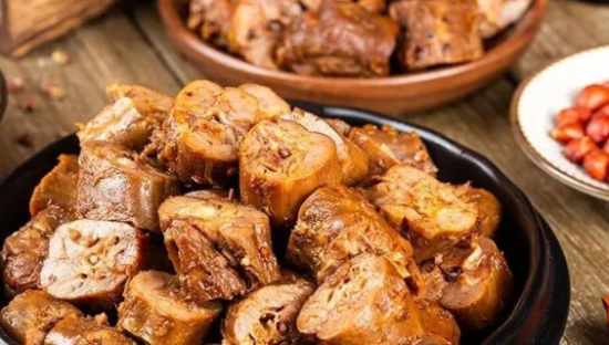 鸭脖卖不动，年轻人的错？