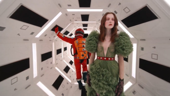 古驰2022秋冬系列大片，再现经典电影名场面