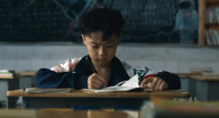 反校园霸凌，珀莱雅文案句句有力