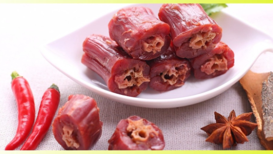 鸭脖卤味卖不动，不是年轻人的错！