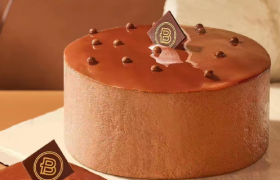 一张58万罚单，成了巴黎贝甜最佳广告