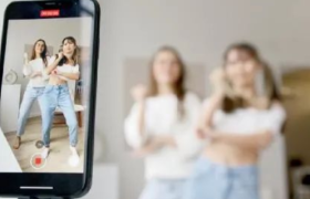 抖快虹吸效应下，秀场直播真死了吗？