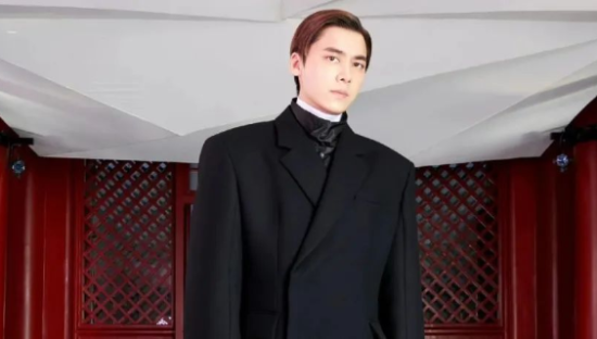 李易峰事件后，Prada更多猛料被扒...