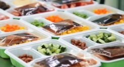 精明“董小姐”，蹲在预制菜风口卖“铁锹”…..