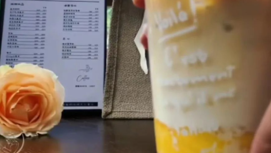 市值300亿体育品牌，进军咖啡