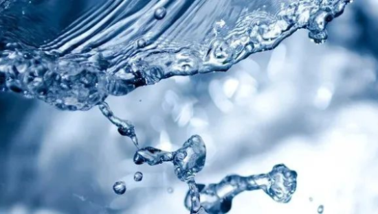 怡宝进军气泡水，200亿气泡水赛道疯狂“内卷”