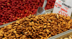 零食市场大寒冬，优等生良品铺子如何逆势增长？