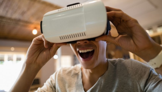 VR风再起，META、字节跳动实力对阵