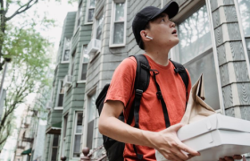 即时零售是革电商的命，还是外卖的命？