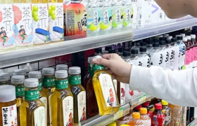 5元一瓶的东方树叶，让中国小商店老板们笑了