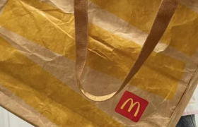 麦当劳也出托特包，谢绝购买？！网友：压力给到义乌了！