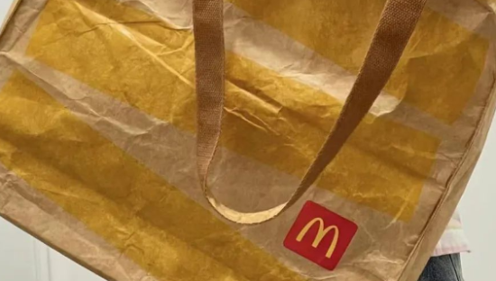麦当劳也出托特包，谢绝购买？！网友：压力给到义乌了！