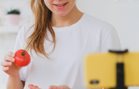 半个月涨粉250万，这个黑马账号如何反套路涨粉？