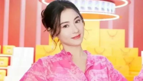 张柏芝刷脸带货首秀，一天狂赚1个亿