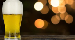 珠江啤酒掉队，怪百威？