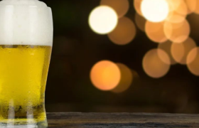 珠江啤酒掉队，怪百威？