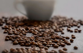 从可口、百事到元气森林、Tims中国……下一个“快乐水”，会是即饮咖啡吗？