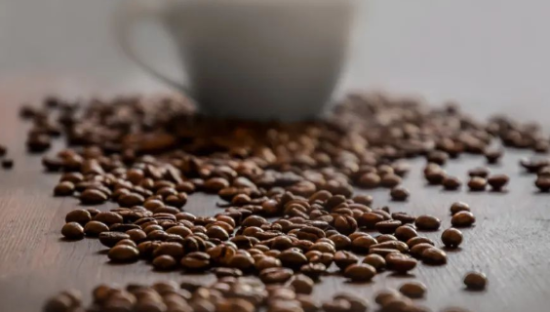 从可口、百事到元气森林、Tims中国……下一个“快乐水”，会是即饮咖啡吗？