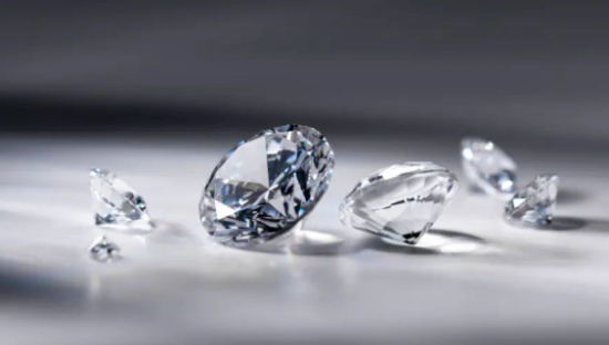 天然钻遇上培育钻，谁能硬过谁？