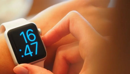 手机厂商“卷”到了手腕上