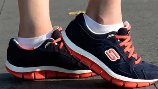 7000元运动鞋被指抄袭&nbsp; 斯凯奇起诉爱马仕侵权设计专利