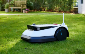 智能割草，“机器人”的内卷新战场？