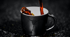 从T97大嘴营销到和府捞面跨界，新消费千亿咖啡故事永不停