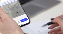 信息服务“探照灯”，年轻人买单了