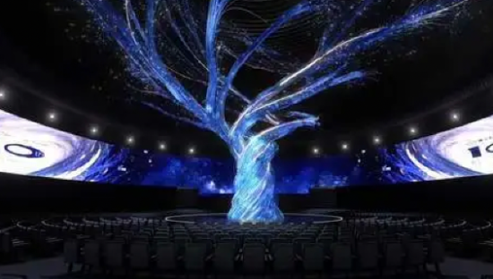 天梯与人梯：马化腾的科技十年