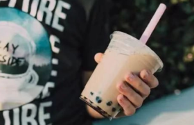 被“外卖满减”逼疯的茶饮店